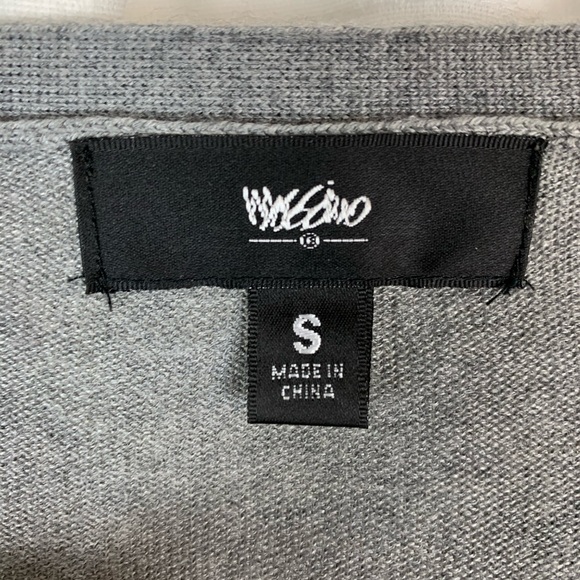 V-neck sweater - Picture 3 of 3